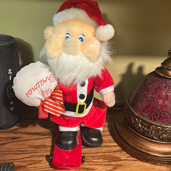 Angel toy SANTA ON A SKATEBOARD - Picture 1 of 3